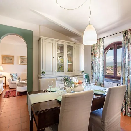 In Near Guinigi Tower